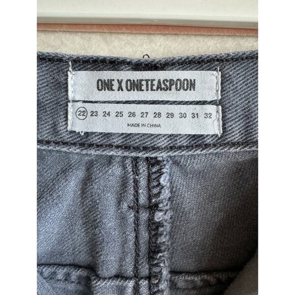 One x One Teaspoon Distressed Jean Shorts Trendy Short Shorts Button Fly - Picture 3 of 12